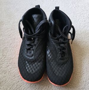 Mens Black and Red Nikes